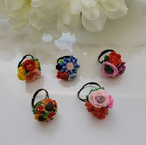 Bundle of 5 Handcrafted flower bouquet rings 💐